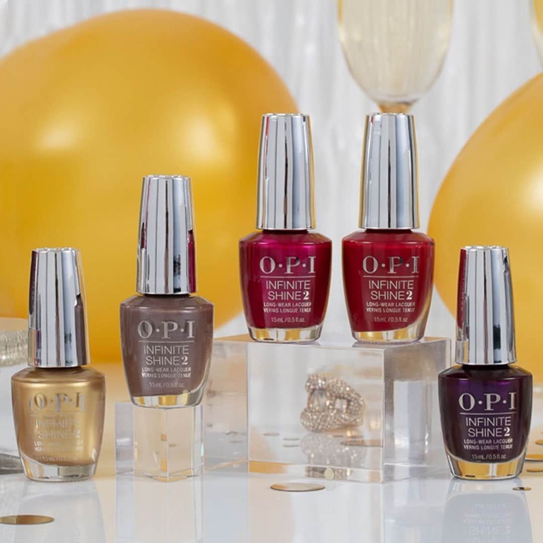 のインスタグラム：「Tap to shop the shiniest shades for the holidays! ✨  #ColorIsTheAnswer #OPIShineBright #OPIInfiniteShine #RedNails #RedMani #DIYNails #HolidayMani #NailTrends #HolidayNails #HolidayNailInspo #HolidayGlam #ThanksgivingNailInspo #NYENails #FallMani #FallNails」