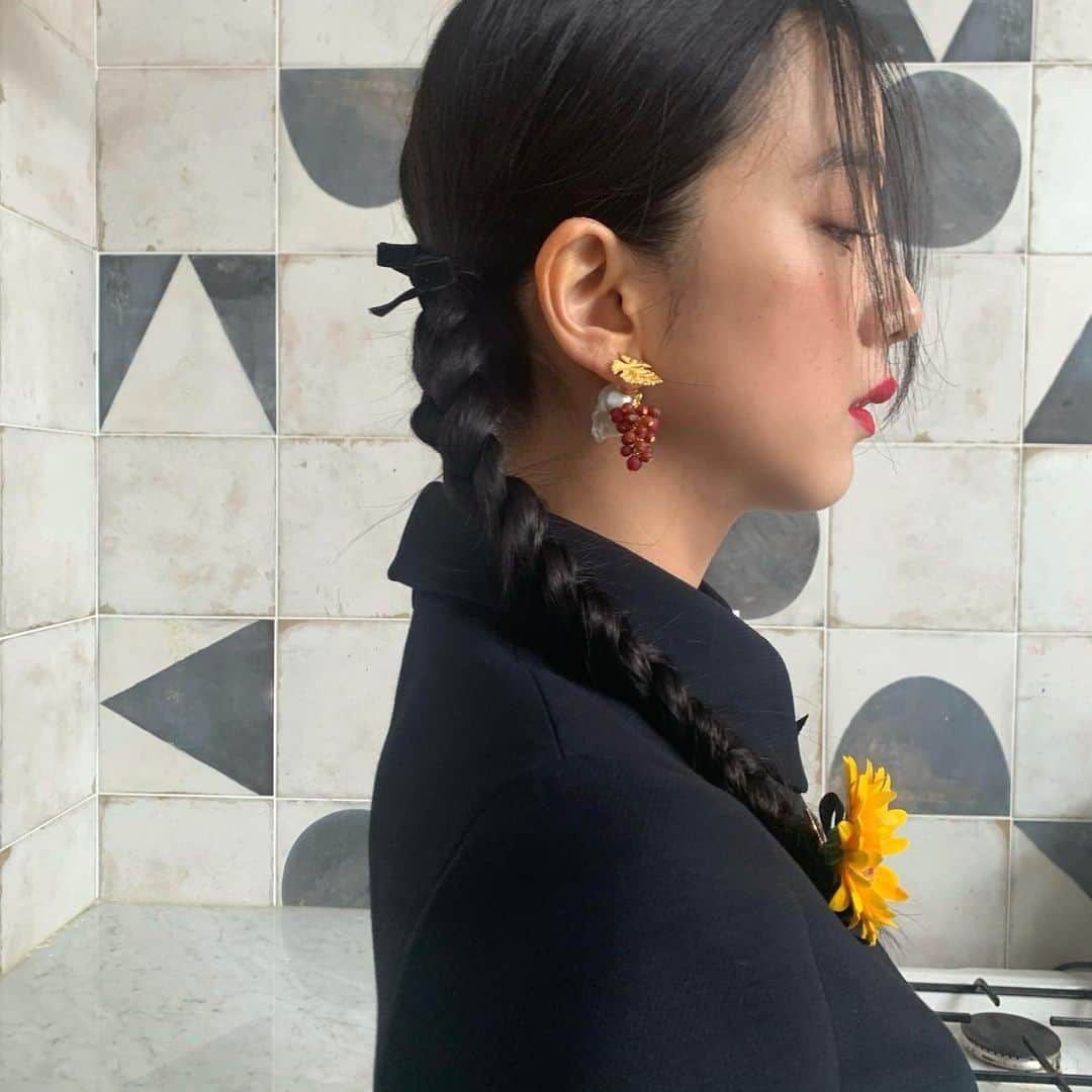 ジスさんのインスタグラム写真 - (ジスInstagram)「sunflower in my hair 🌻」11月24日 13時04分 - sooyaaa__