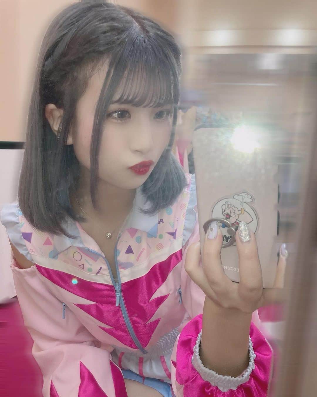 ちはるのインスタグラム：「. かみのけシルバー系自分的似合わないすぎたので一生しないので今のうちにあいにきてねんねんねんのんのんのねんねのんのわねんのんのんのん、」