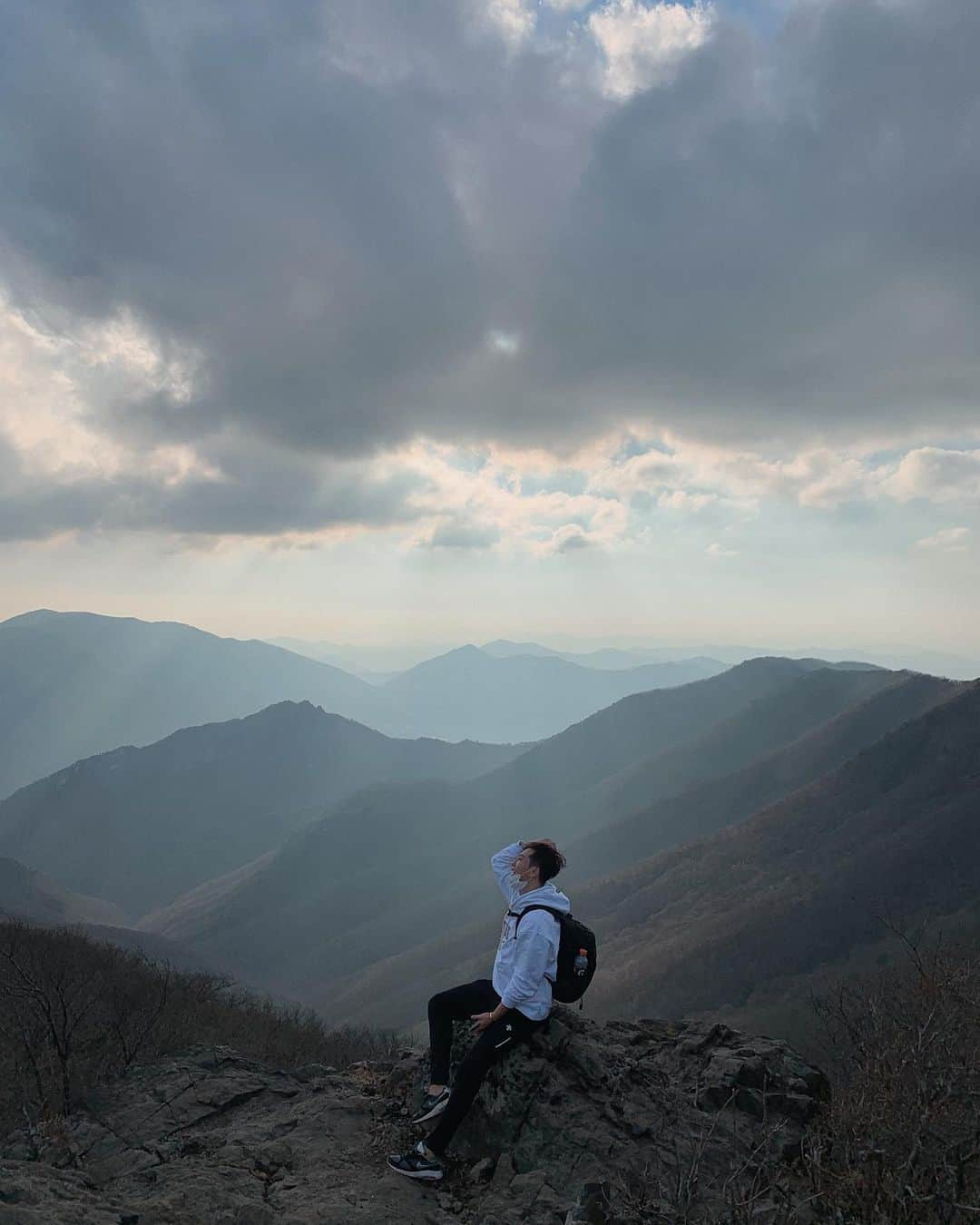 パクジホさんのインスタグラム写真 - (パクジホInstagram)「가지산 등산 완료⛰ 아 내 도가니....」11月24日 18時29分 - jihogram