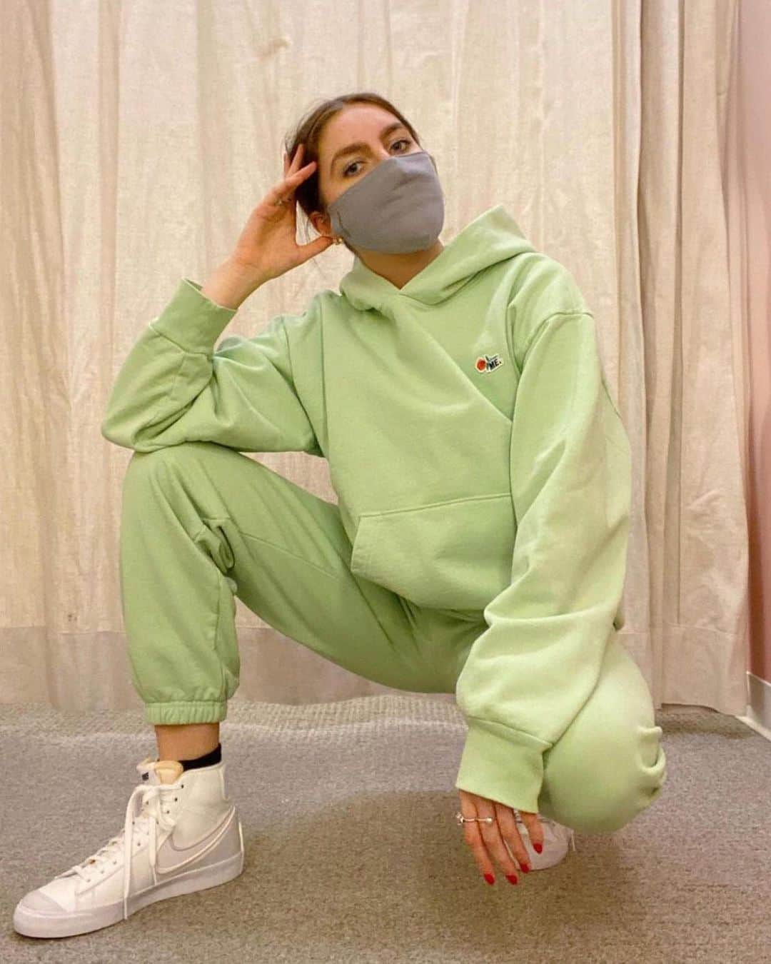 Nordstromさんのインスタグラム写真 - (NordstromInstagram)「Slippers! Sweatpants! Cozy knits! Meet the loungewear essentials that became key players in our wardrobes this year—and we love seeing how our customers and employees style their own comfy favorites. #stayNspired」11月24日 13時52分 - nordstrom