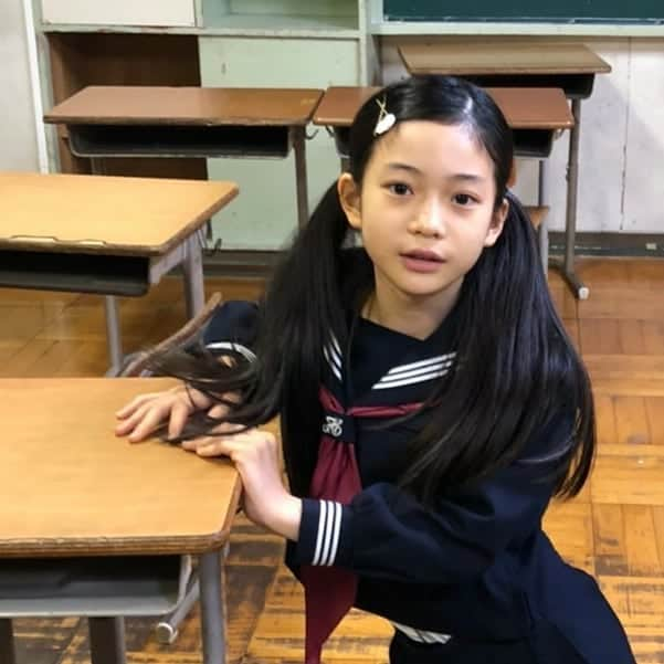 白鳥玉季さんのインスタグラム写真 - (白鳥玉季Instagram)「3年辰組、向日葵です👧  走り回ってるだけの動画🤭 huluも配信されてるからみてね～😉   #極主夫道 #hulu #日テレ #ドラマ #gokushufudo #白鳥玉季 #3年辰組」11月24日 14時38分 - shiratori_tamaki