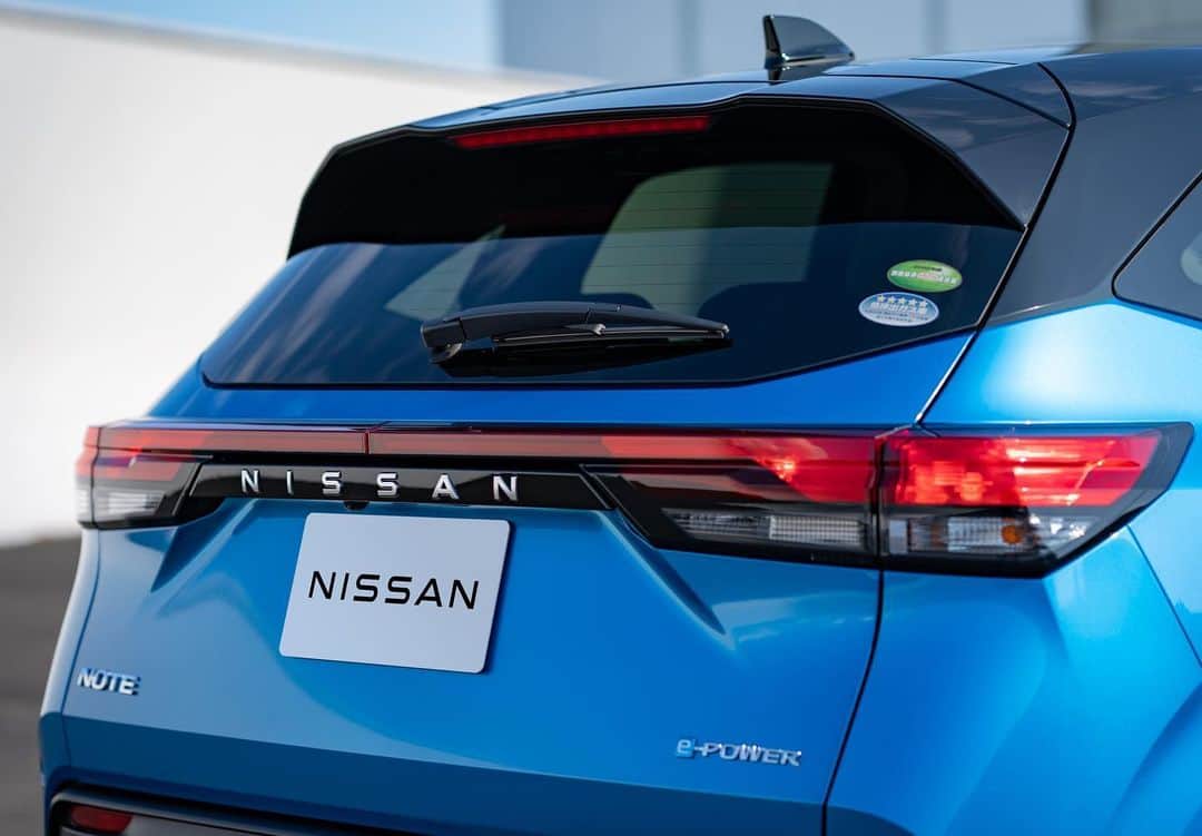 日産自動車さんのインスタグラム写真 - (日産自動車Instagram)「【お知らせ】新型 #日産ノート を発表。﻿ ﻿ 進化した第2世代「e-POWER」を搭載﻿ 12月23日より全国一斉に発売します。﻿ ﻿ #日産 #nissan #ニッサン #nissanjapan #🚗 #5523﻿」11月24日 14時55分 - nissanjapan
