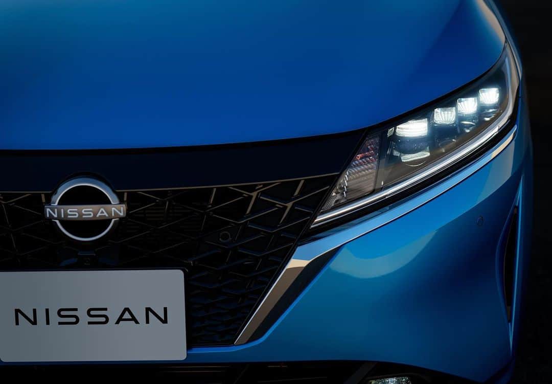 日産自動車さんのインスタグラム写真 - (日産自動車Instagram)「【お知らせ】新型 #日産ノート を発表。﻿ ﻿ 進化した第2世代「e-POWER」を搭載﻿ 12月23日より全国一斉に発売します。﻿ ﻿ #日産 #nissan #ニッサン #nissanjapan #🚗 #5523﻿」11月24日 14時55分 - nissanjapan