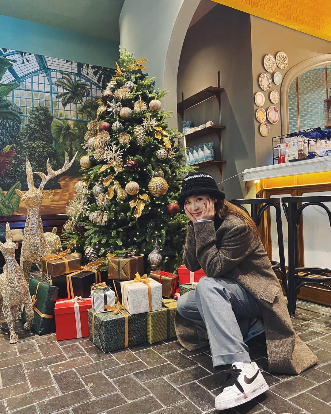 ダラ さんのインスタグラム写真 - (ダラ Instagram)「올해의 첫 크리스마스 트리 🎄」11月24日 15時19分 - daraxxi