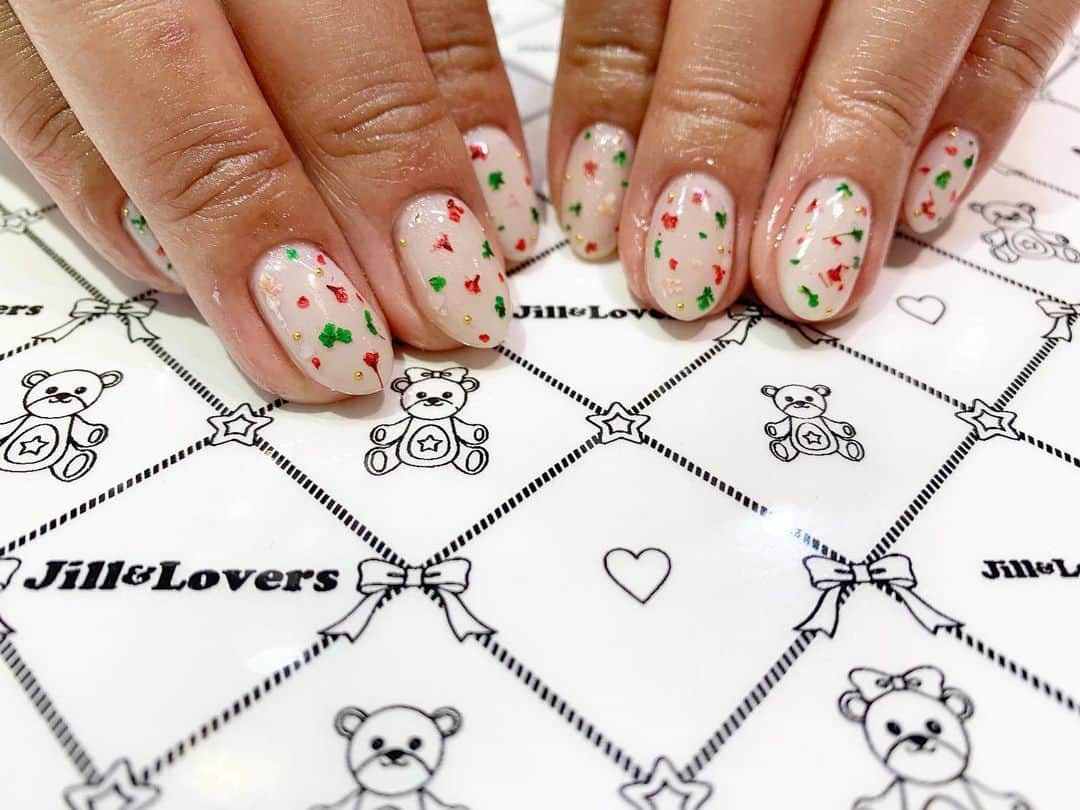 mamijinguのインスタグラム：「🎄  #jillandlovers #nail #nailart #paragel #gelneil#gel #ネイル #ネイルアート #me #look #love #かわいい」