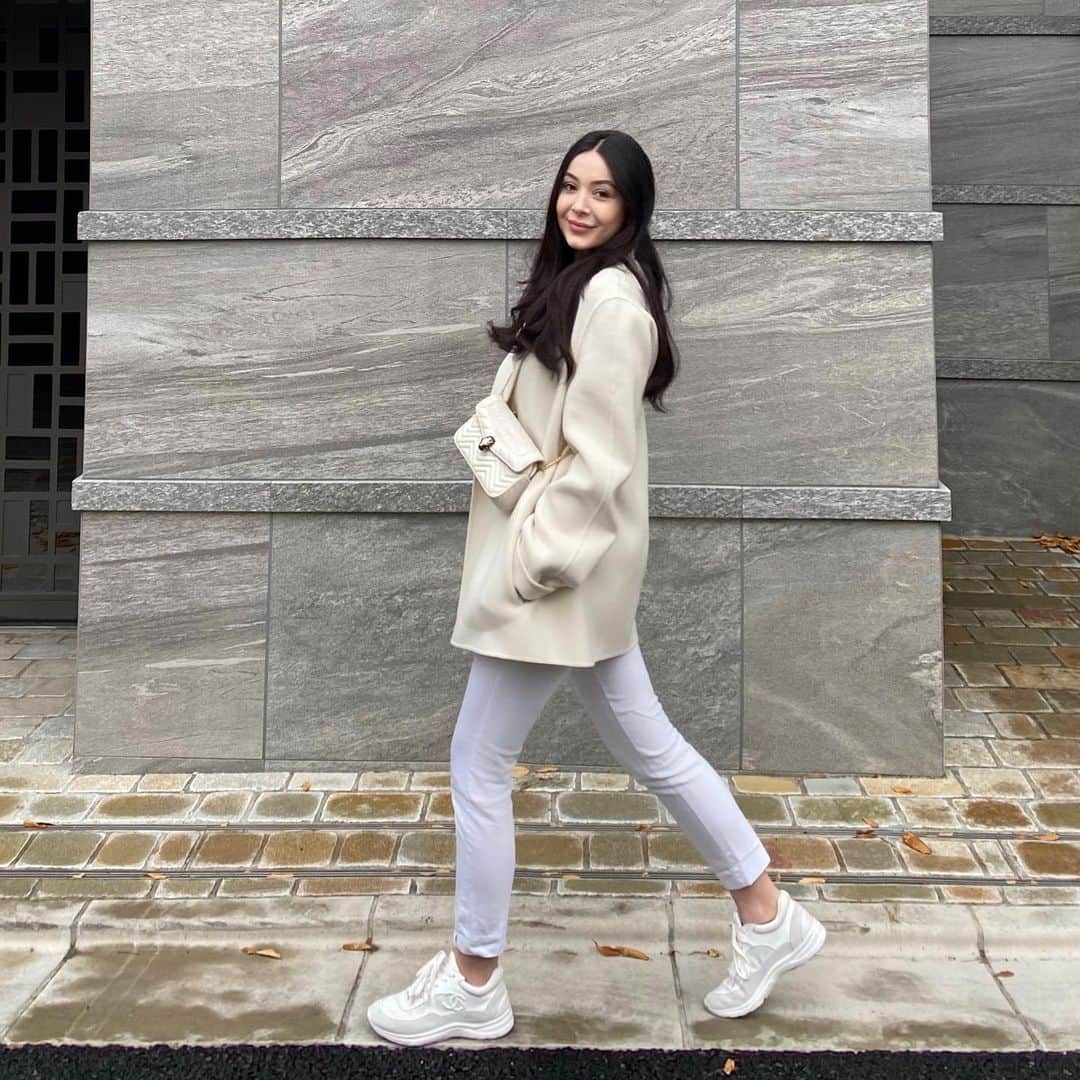 エレナ・アレジ・後藤のインスタグラム：「cloudy day☁️☁️☁️」