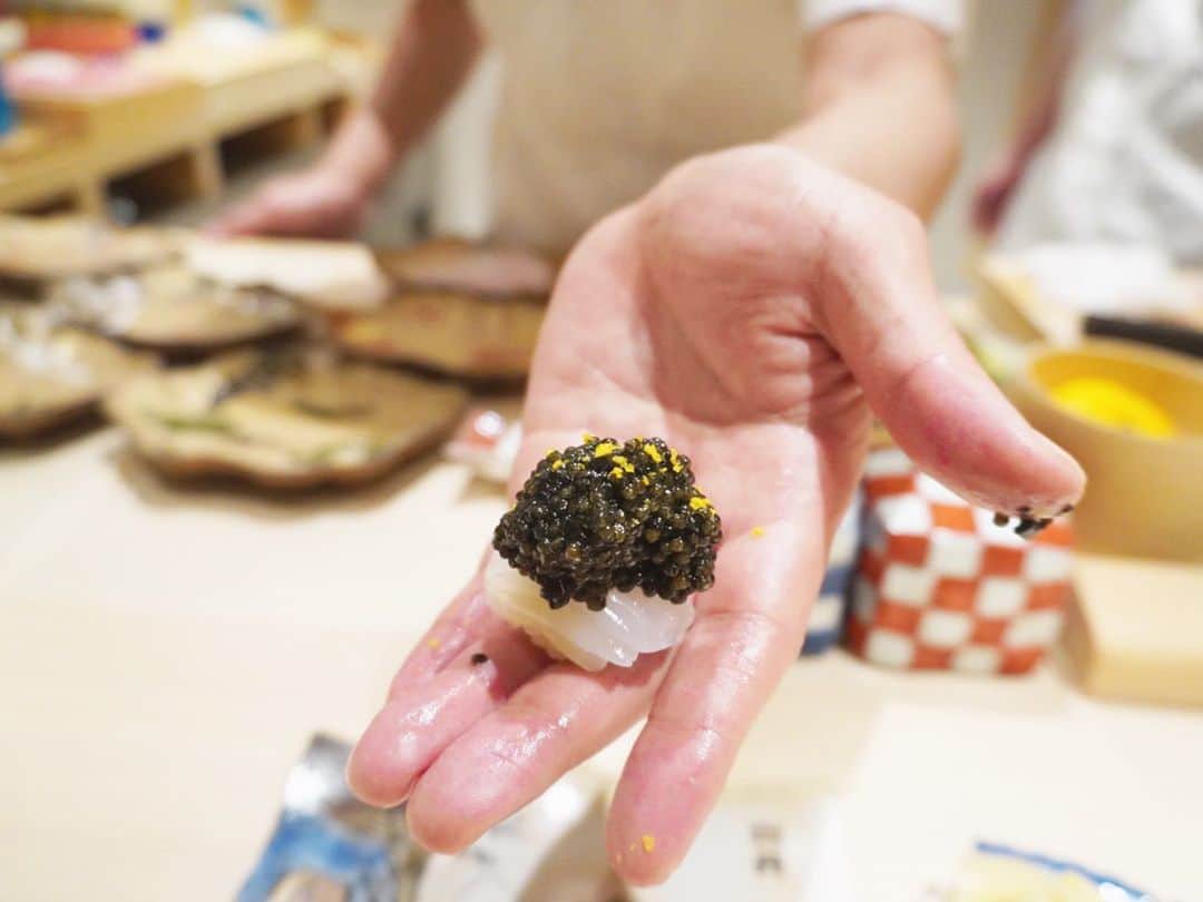 辻りりさのグルメインスタ