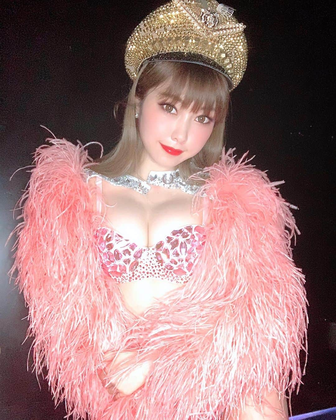 Rieさんのインスタグラム写真 - (RieInstagram)「. 🦩🦩🦩 ・ 今日は @burlesque.tokyo で踊ります💫 今日はいなりちゃんのBDイベントなので みんなでお祝いしましょう🎉 私は1〜2部出演です🐹 ・ ・ ・ #バーレスク東京 #burlesquetokyo #roppongi #tokyo #japan #nightclub #show #showdancer #dancer #gogodancer #asiangirl #japanesegirl #bikini #sexy #ダンサー #クラブ #ポールダンサー #ゴーゴーダンサー #六本木 #東京」11月24日 15時53分 - rierica_poledancer