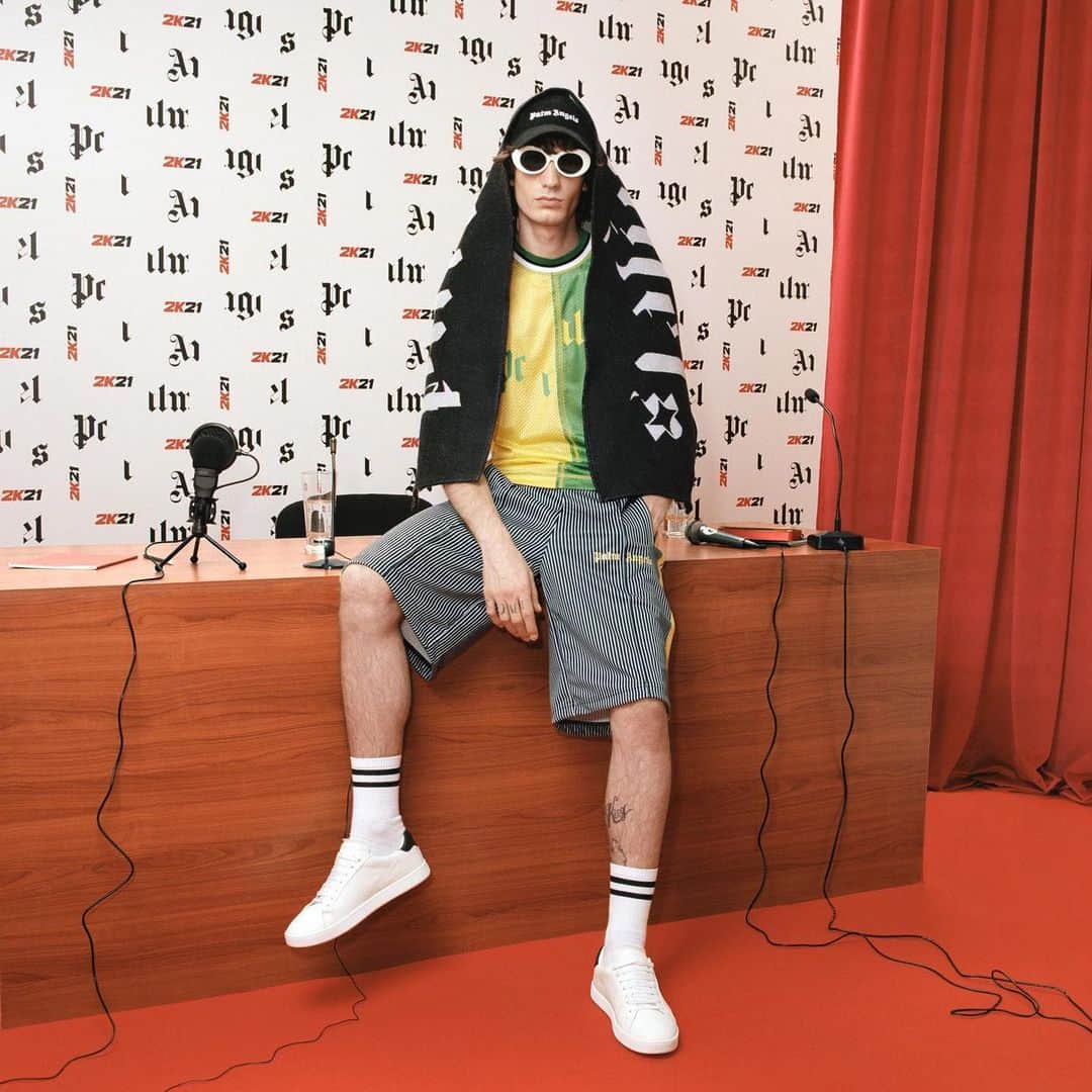 HYPEBEASTさんのインスタグラム写真 - (HYPEBEASTInstagram)「@hypebeaststyle: @palmangels has linked up with @nba2k for a joint push on special apparel and community spirit. The collaboration features a selection of limited edition clothing, realized in bright split tones that evoke team hues and a chopped up spin on its signature branding. While other pieces have all been remixed with pinstripes and patterns and match a set of in-game apparel that players can use to customize their ‘NBA 2K21’ team. Find out more details via the link in our bio. The clothing is now available at Palm Angels’ web store and Chinese flagships, and will drop in-game on November 24.⁠⠀ Photo: Palm Angels」11月24日 15時56分 - hypebeast