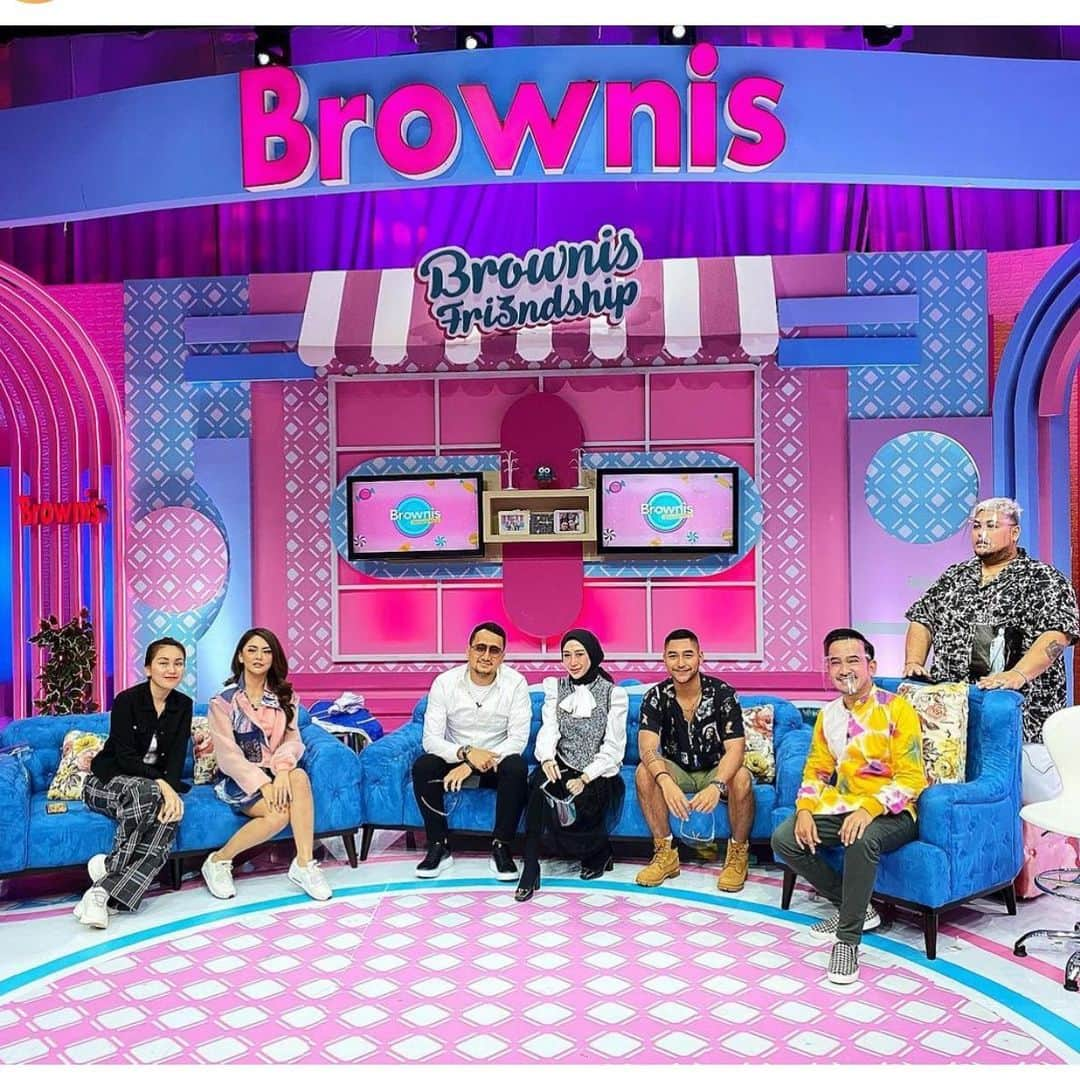 アユ・ティンティンさんのインスタグラム写真 - (アユ・ティンティンInstagram)「Thank u @brownis_ttv 💃😘」11月24日 16時21分 - ayutingting92