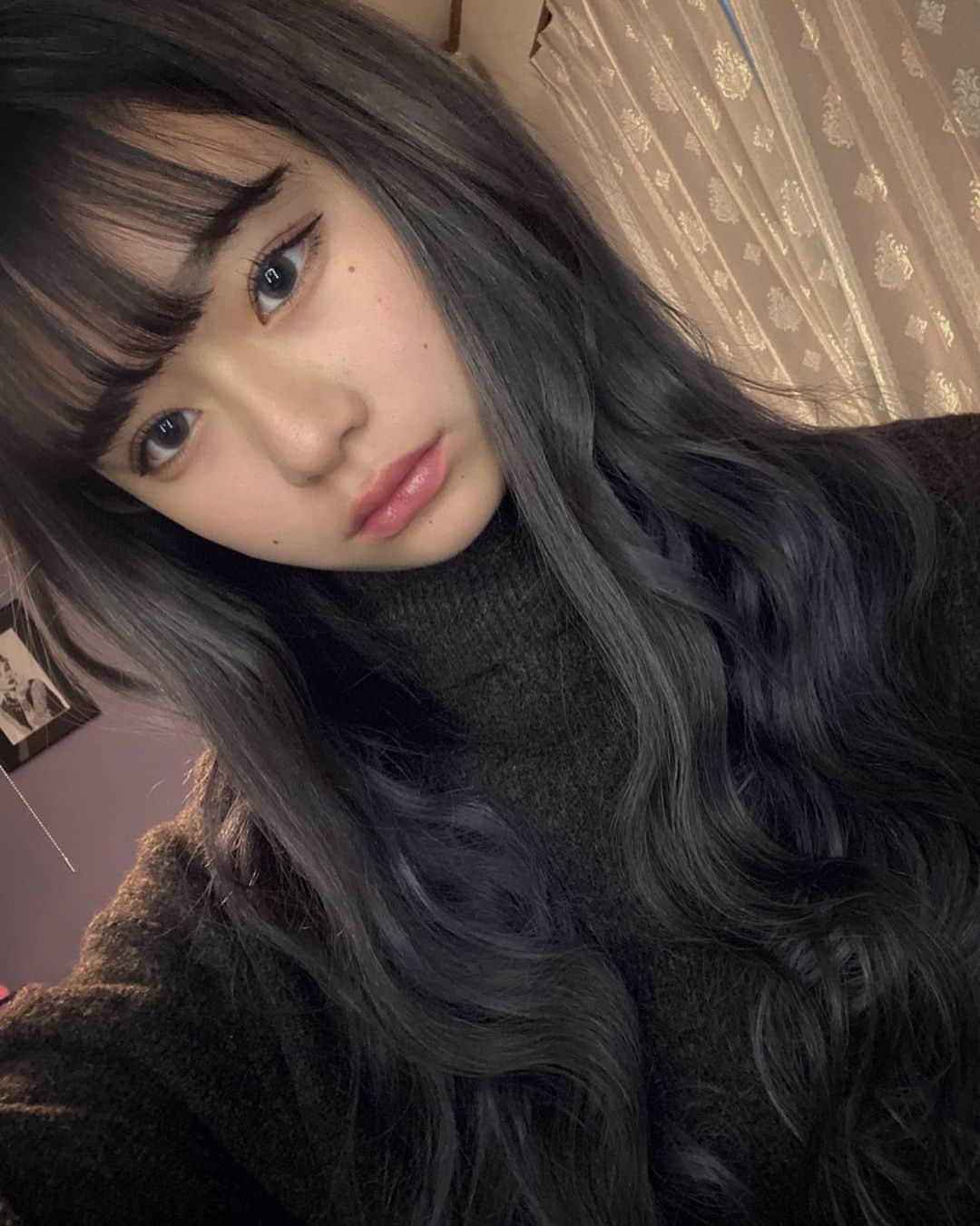 かれんのインスタグラム：「うぇーぶまきまきー  #selfie」