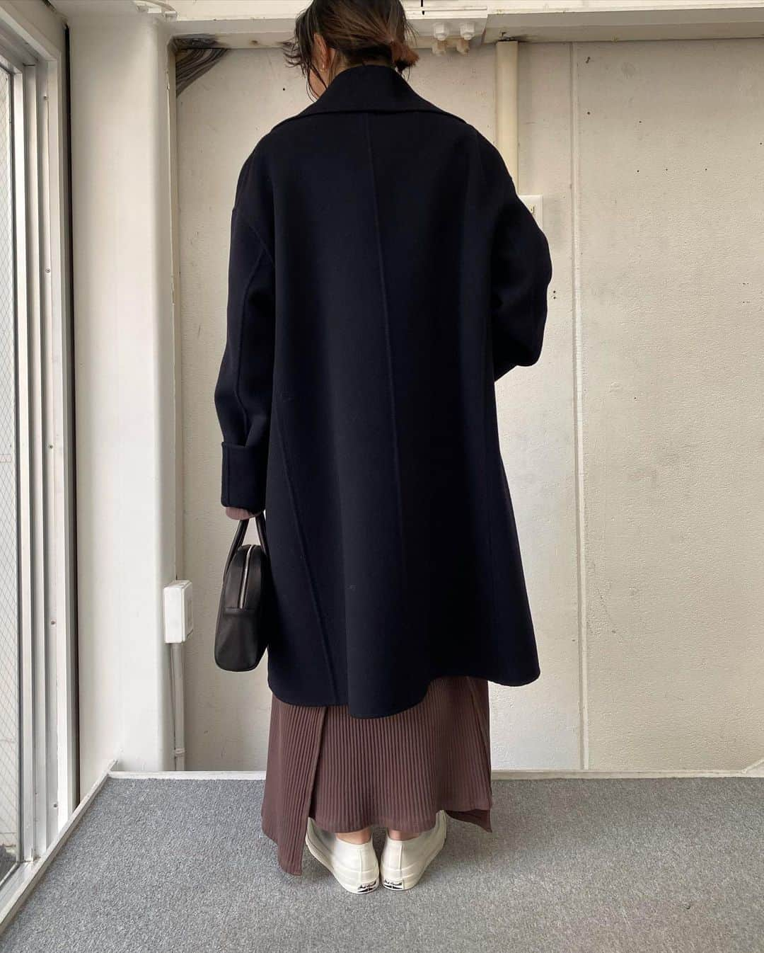 【ANN DE ARKさんのインスタグラム写真 - (【ANN DE ARKInstagram)「PICKUP ITEM﻿ ﻿ 《 MADISON BLUE 》﻿ BIG PEA CT BEAVER﻿ ￥220,000（税込）﻿ ﻿ 《 TAN 》﻿ LEMON BUSTER﻿ ¥28,600(税込)﻿ ﻿ 通販ご希望の際はお問い合わせ下さい。﻿ ﻿ 《 Baserange 》﻿ LHASA KAFTAN﻿ ￥38,610（税込）﻿ ﻿ 《 Aeta 》﻿ DEER BOSTON S﻿ ￥36,300（税込）﻿ ﻿ 現在ご予約受付中です。﻿ ご希望の方はお問い合わせくださいませ。﻿ ﻿ ﻿ ﻿ スタッフ身長158cm﻿ ﻿ ﻿ オフィシャルサイトの在庫と店頭在庫は共有しております。﻿ 商品に関しましては、お気軽にコメントや店舗までお問い合わせください。﻿ ⬇︎⬇︎⬇︎﻿ @ann_de_ark  @arknets_official﻿ #fashion #栃木 #宇都宮 #ショップ  #arknets #anndeark #annstyling #anncode #madisonblue #tanjpn #aeta #charlottechesnais #Baserange」11月24日 16時43分 - ann_de_ark