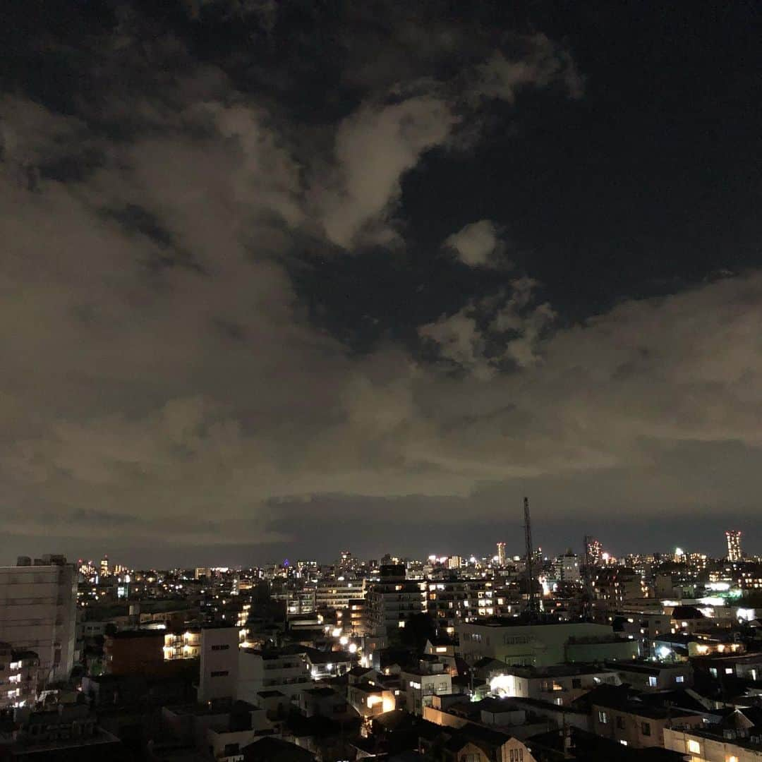 高河ゆんのインスタグラム：「東京の夜と、朝！」