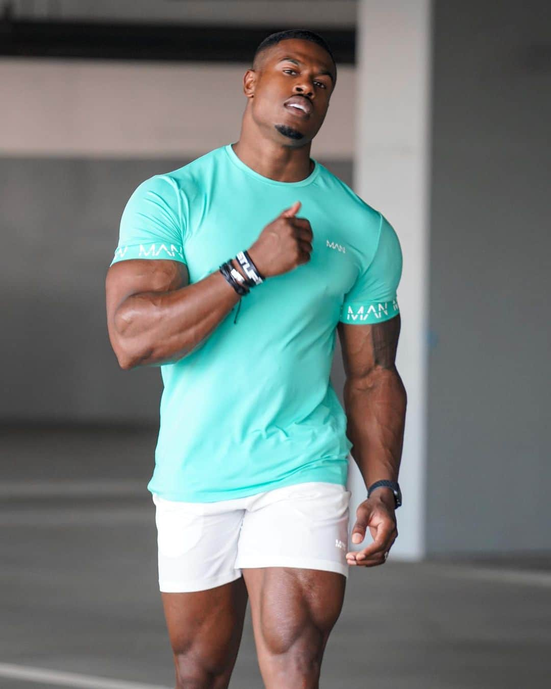 Simeon Pandaさんのインスタグラム写真 - (Simeon PandaInstagram)「The colour is the mood 🌊@boohoomanofficial⁣⁣ ⁣⁣ #simeonpanda #boohooman #mensfashion #menstyle #menstyleguide #mensstyle #mensshoes #mens #menswear #la #losangeles #malemodel #model #fashion #style #swag #drip」11月1日 0時21分 - simeonpanda