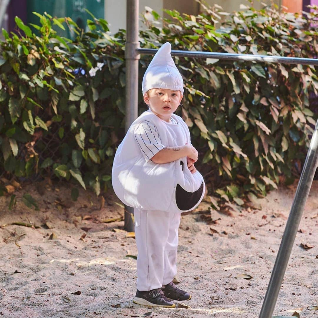 ジェイミー=リン・シグラーさんのインスタグラム写真 - (ジェイミー=リン・シグラーInstagram)「Update.. he conformed to the Halloween tradition and wore his “Baby Ghost” proudly. HAPPY HALLOWEEN! #ilovemypbk」11月1日 0時22分 - jamielynnsigler