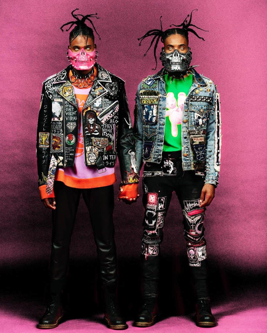 ニコラ・フォルミケッティのインスタグラム：「💀Happy Halloween for @vmagazine @vman 🦇 this year this is our own Halloween party 🖤 photo @douginglish photo art @shrimpmasterman make up @natashaseverino_makeup hair @dennisgots fashion by me 🎃 models @hunterclem_ @huntermuns @gabbriette @pageruth @kordreqmitchell_ @kordremitchell_」