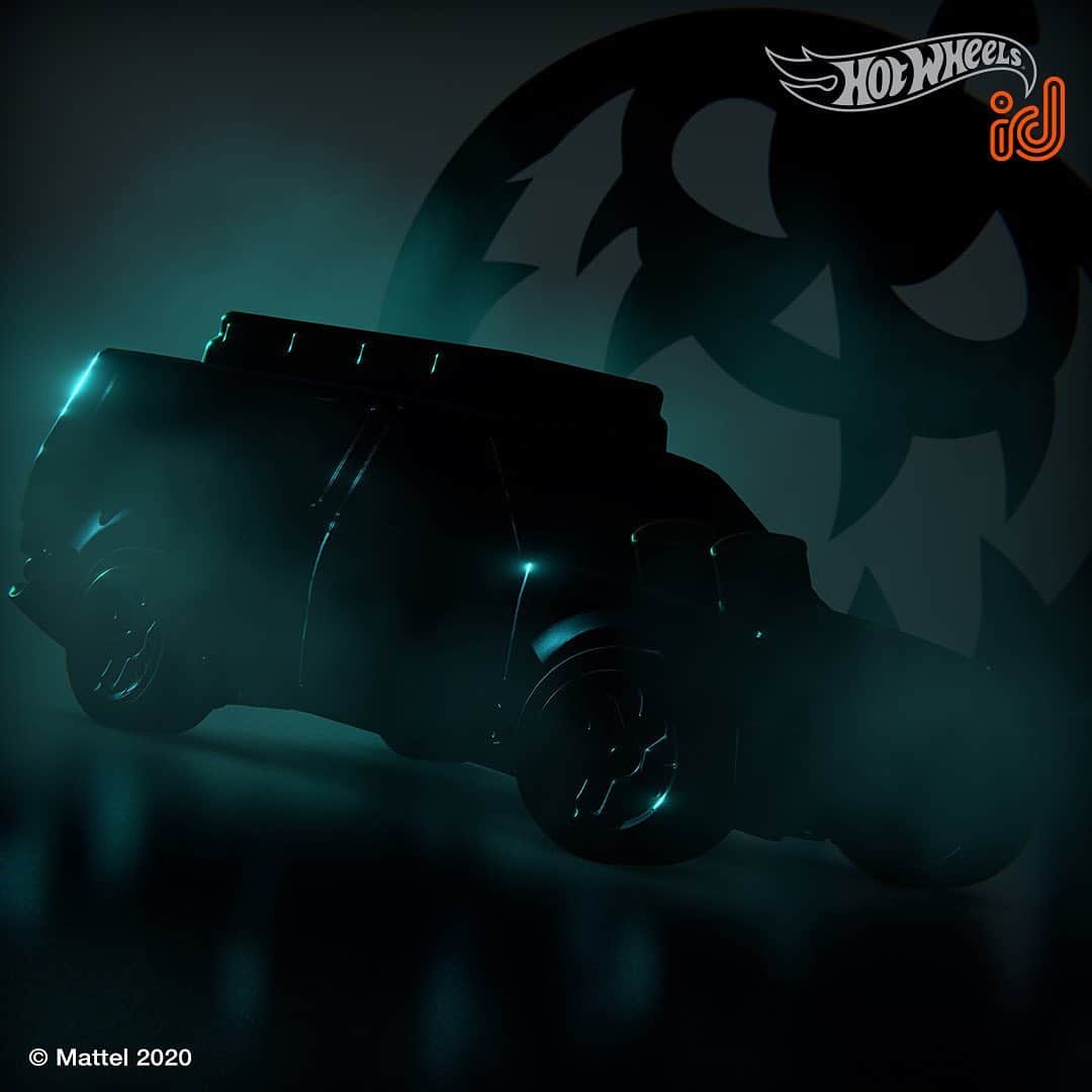 Hot Wheelsさんのインスタグラム写真 - (Hot WheelsInstagram)「Looks like things just got a little more spooky around here! 🕸 Get to racing and hit the track with Haunt Wheels…if you dare! Download the Hot Wheels id App today. #HotWheels #Halloween 🎃」11月1日 0時26分 - hotwheelsofficial