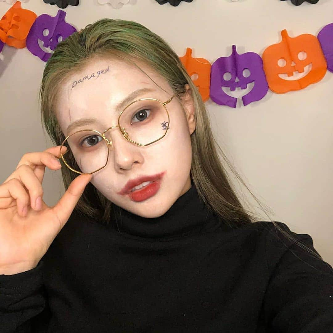 カン・ヘウォンさんのインスタグラム写真 - (カン・ヘウォンInstagram)「The prettiest Joker ❤🎃 __ [#IZONE #HYEWONIZONE#PRODUCE48#PD48#프로듀스48#MNET#KANGHYEWON#HYEWON#강혜원#Kpopdol#likeforfollow#followforlike#like4like#l4l]」11月1日 0時28分 - hyewon__izone