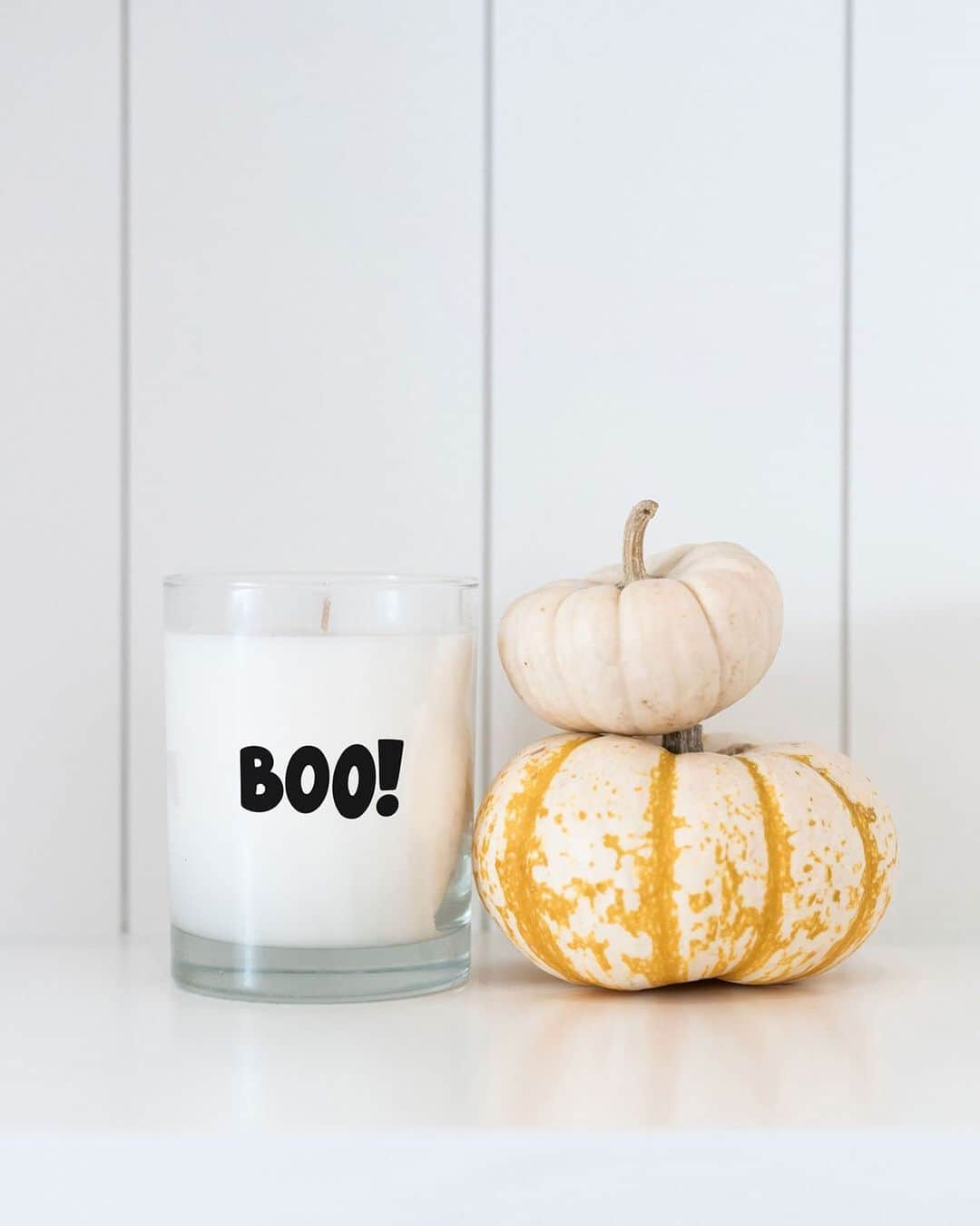 The Little Marketさんのインスタグラム写真 - (The Little MarketInstagram)「Happy Halloween! Show your fall spirit all season long with one of our festive candles. Link in bio to pick your favorite scent and design. 🎃✨」11月1日 0時28分 - thelittlemarket