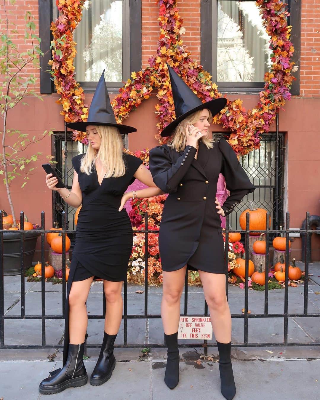 ニコールミラーさんのインスタグラム写真 - (ニコールミラーInstagram)「Calling all witches. 🕷🕸 #HappyHalloween!」11月1日 0時33分 - nicolemillernyc