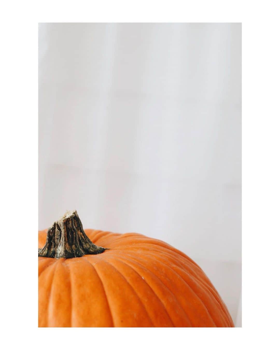 ジュリアナ・パエスのインスタグラム：「Happy Halloween!!!!!!!!!」