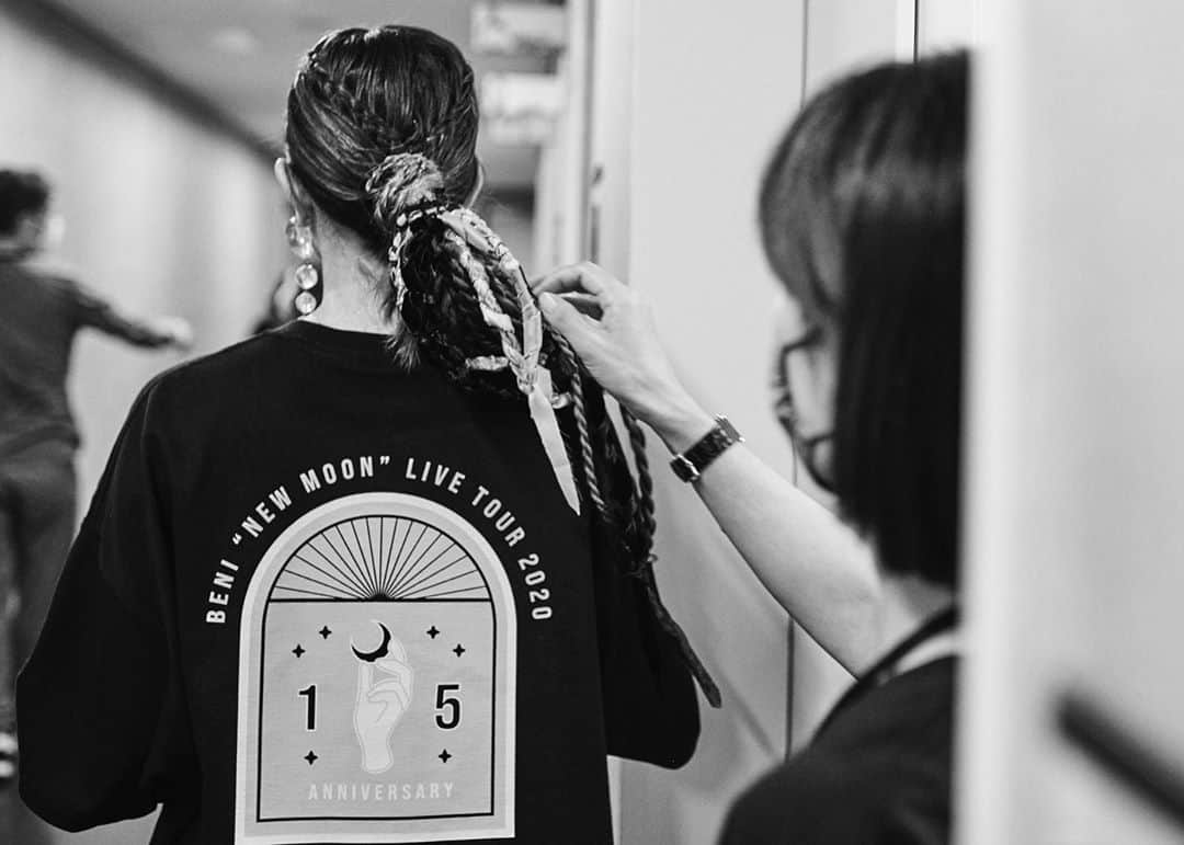 BENIのインスタグラム：「📍Fukuoka Gave me wings tonight!! Thank u I love u -  next is Nagoya 満月の夜に新月マジック🌕🌘🌕  📷 @haveyoumetalex    #newmoontour2020」