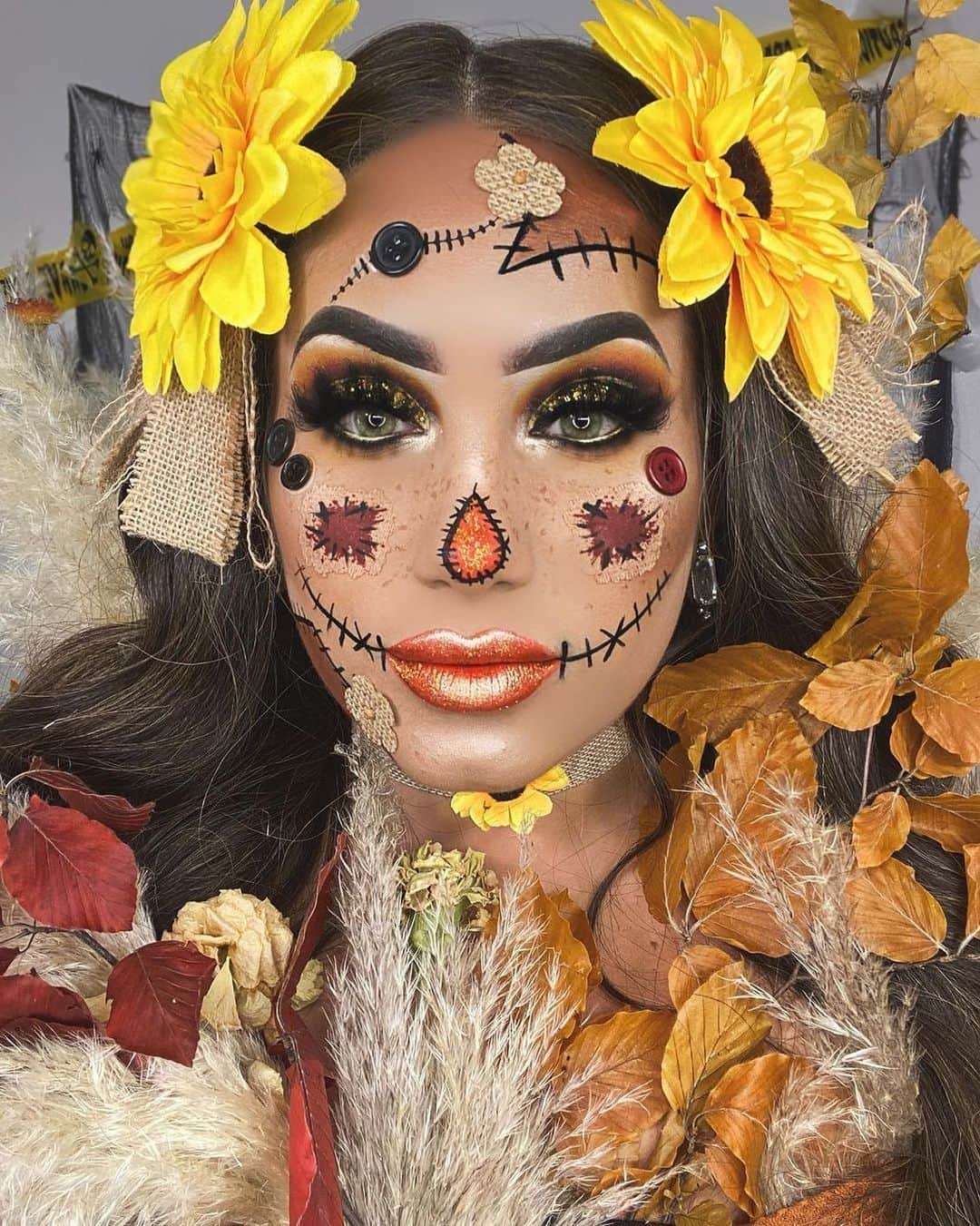 Benefit Cosmeticsさんのインスタグラム写真 - (Benefit CosmeticsInstagram)「Lions and tigers and BROWS, oh my! 😱 @candylover89 finishes her Halloween scarecrow look with #preciselymybrowpencil! #regram #friendswithbenefit」11月1日 0時59分 - benefitcosmetics