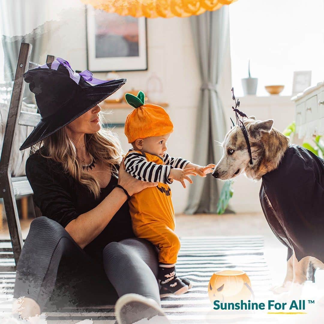 Dole Packaged Foods（ドール）のインスタグラム：「Halloween might seem a little spookier than usual, but nothing a little family time can’t fix. 👻🎃 #HappyHalloween!」