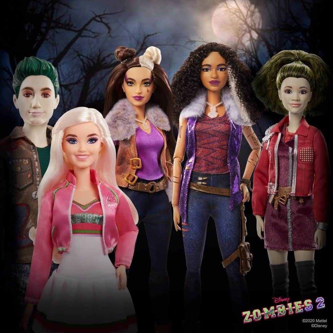 Mattelさんのインスタグラム写真 - (MattelInstagram)「Seabrook High forever! 🧟‍ Get into the #Halloween spirit with your favorite Disney #Zombies2 dolls, available now on @amazon.」11月1日 1時00分 - mattel