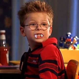 のインスタグラム：「Boo! 🧛‍♂️ Which Halloween movies are lurking 👀 in your queues tonight? (Bonus points if the main character wears glasses like "The Little Vampire" ⬆️😉) #frameinspiration」