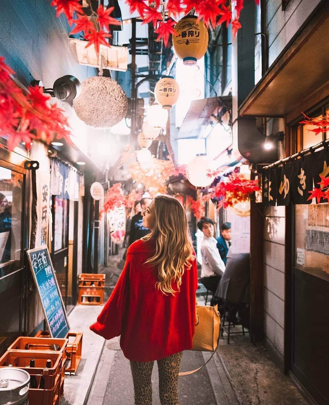 アリサ・ラモスさんのインスタグラム写真 - (アリサ・ラモスInstagram)「Happy Halloween!!! 🎃🦴👻 My favorite Halloween hands down has been 2018 when I got sent to Japan last minute for a campaign with Tokyo Nightlife (yes, they have a tourism board just for their nightlife!) . They took me to all the places locals go at night to eat and hang out, and explained how since everyone works so much during the day, nightlife is an important part of their culture! . Well, in my head, I thought nightlife would include quirky cafes and nightclubs, so when that wasn't on the tourism board's itinerary, I reached out to some Tokyo creators and they helped me amp it up a bit 😜 . Halloween was a relatively new concept in Tokyo still and they LOVE it, as much as us Americans do, maybe even more since they wear their costumes starting a few days before and even during the day! . They also dress up in groups rather than everyone having a different costume, so me and fellow creators Haruna and Kai dressed up as Pikachu 😂 . We then went to a Monster Cafe that felt like we were in a cartoon, and later we danced in the DJ booth of a popular nightclub, while Haruna's friend DJ-ed dressed like Merlin, complete with liquid nitrogen smoke 🧙‍♂️ (that I attempted to spray and failed miserably). . Like I said, hands down the best Halloween ever!! . This year most of us probably won't be doing much thanks to festivity cancellations and limitations, so feel free to share what your best Halloween experience has been, or your favorite costume!!! . #halloween #halloween2020 #happyhalloween #tokyo #japan #tokyonightlife #picachu #MyLifesATravelMovie」11月1日 1時08分 - mylifesatravelmovie