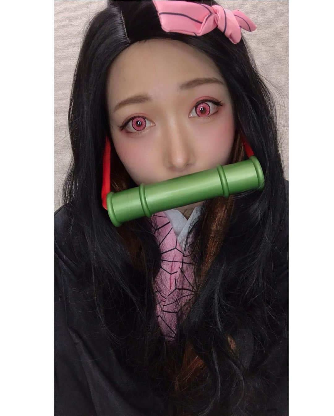 熊谷知花さんのインスタグラム写真 - (熊谷知花Instagram)「今年のハロウィーンはお家でがっつりコスプレしてみました！ 私も大好き！今話題の鬼滅の刃👹 禰豆子ちゃんです👘 完全なる自己満で失礼致します🙇‍♀️💦  #鬼滅の刃 #禰豆子 #禰豆子コスプレ #ハロウィン」11月1日 1時37分 - kumagai.chika