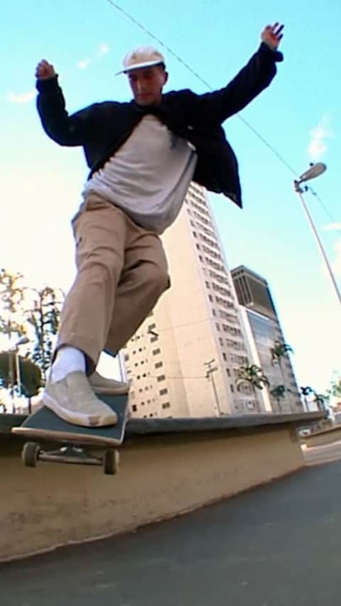スラッシャーのインスタグラム：「🇦🇷 @0223ze for @ascoskateboarding 🛹」