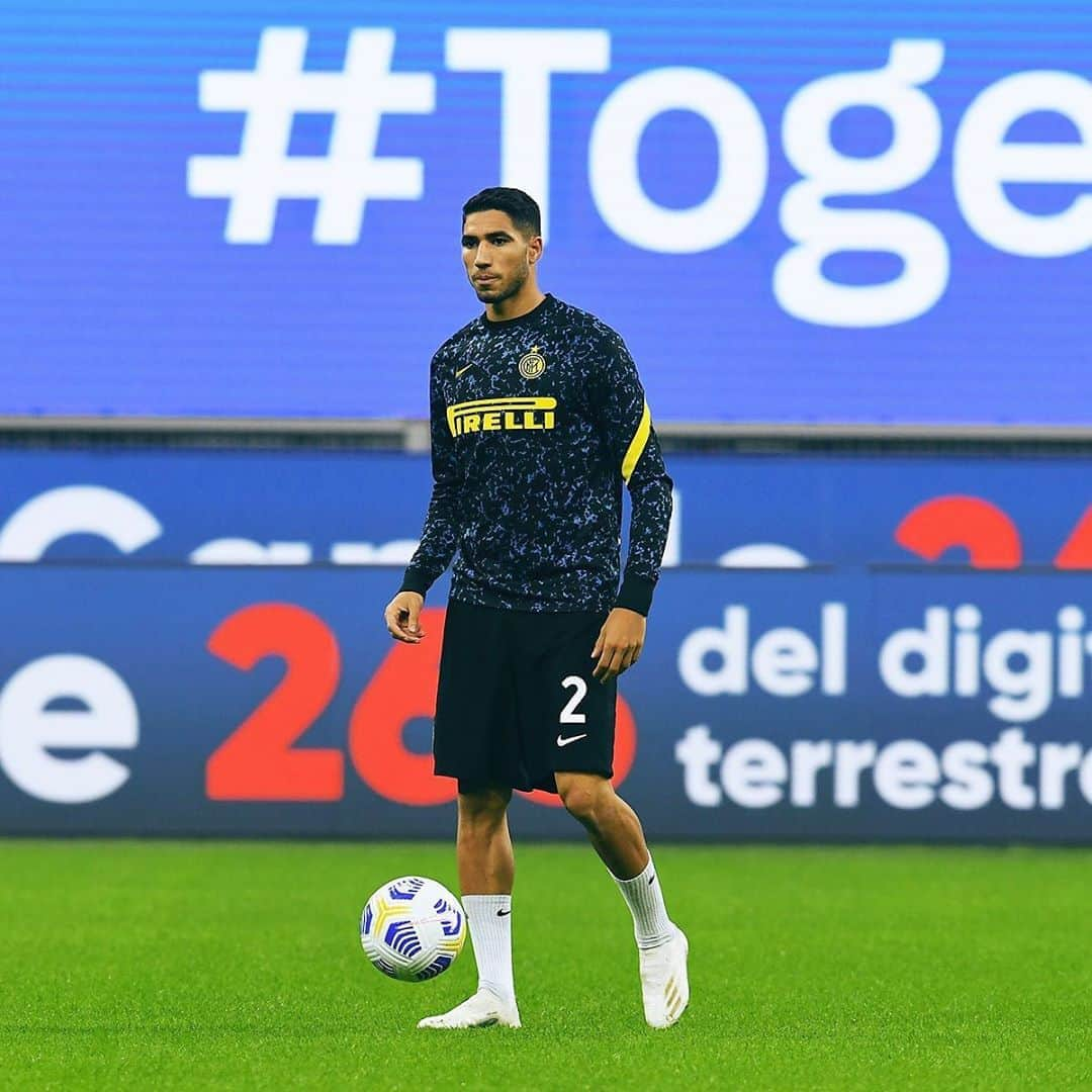 インテルナツィオナーレ・ミラノさんのインスタグラム写真 - (インテルナツィオナーレ・ミラノInstagram)「WARMING UP ⚽️🔥 #InterParma #Inter #ForzaInter #SerieA #Football #WarmUp」11月1日 1時44分 - inter