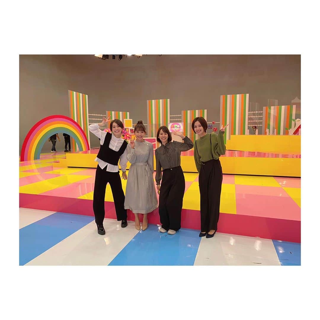 外岡えりかさんのインスタグラム写真 - (外岡えりかInstagram)「. #アイドリング #idoling #バカリズム特番  ※写真撮影時のみマスクを外し、会話は控えています。  ———————————————  外岡えりか2021年カレンダー 発売記念イベント  11月1日（日）13：00～ ブックファースト新宿店  #2021カレンダー #カレンダーイベント  ———————————————」10月31日 17時01分 - erica_tonooka