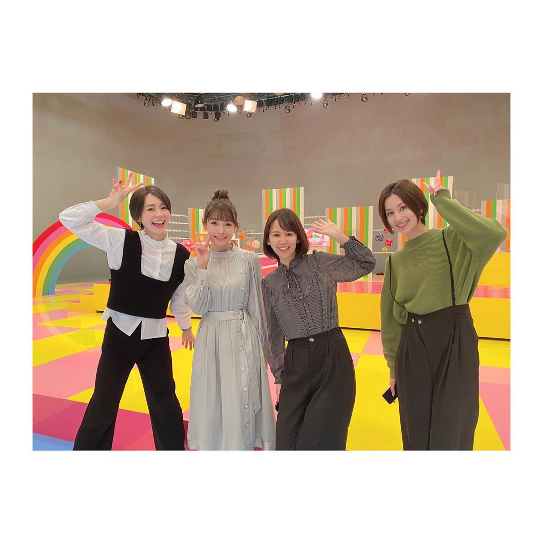 外岡えりかさんのインスタグラム写真 - (外岡えりかInstagram)「. #アイドリング #idoling #バカリズム特番  ※写真撮影時のみマスクを外し、会話は控えています。  ———————————————  外岡えりか2021年カレンダー 発売記念イベント  11月1日（日）13：00～ ブックファースト新宿店  #2021カレンダー #カレンダーイベント  ———————————————」10月31日 17時01分 - erica_tonooka