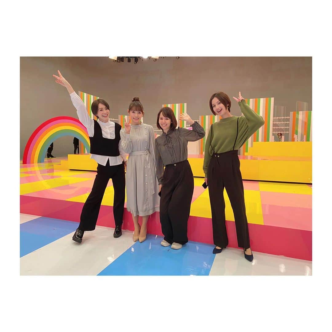 外岡えりかさんのインスタグラム写真 - (外岡えりかInstagram)「. #アイドリング #idoling #バカリズム特番  ※写真撮影時のみマスクを外し、会話は控えています。  ———————————————  外岡えりか2021年カレンダー 発売記念イベント  11月1日（日）13：00～ ブックファースト新宿店  #2021カレンダー #カレンダーイベント  ———————————————」10月31日 17時01分 - erica_tonooka