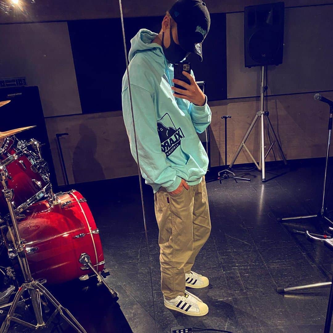 中垣悟のインスタグラム：「👻👻👻 . #adidas #adidasoriginals #xlarge」
