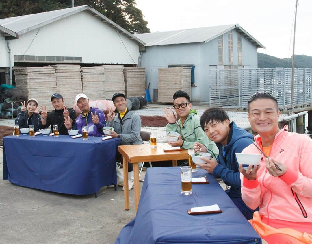 日本テレビ「満天☆青空レストラン」さんのインスタグラム写真 - (日本テレビ「満天☆青空レストラン」Instagram)「今夜6時30分放送の﻿ 青空レストランは、﻿ 長崎県から絶品ブリをご紹介します！﻿ ﻿ 皆さんは、 どんなブリ料理がお好きですか？﻿ スタッフ内でも、﻿ 好きなブリ料理の話しで盛り上がりました！﻿ ﻿ ゲストは、﻿ ティモンディのお二人です。﻿ ご覧下さい⭐️﻿ ﻿ #満天青空レストラン﻿ #青空レストラン ﻿ #青空 #青レス #満天 ﻿ #宮川大輔 #大ちゃん ﻿ #うまい﻿ #日テレ #日本テレビ﻿ #長崎県#平戸市﻿ #ロケ#海﻿ #平戸なつ香ブリ﻿ #ティモンディ」10月31日 17時10分 - aozora_official