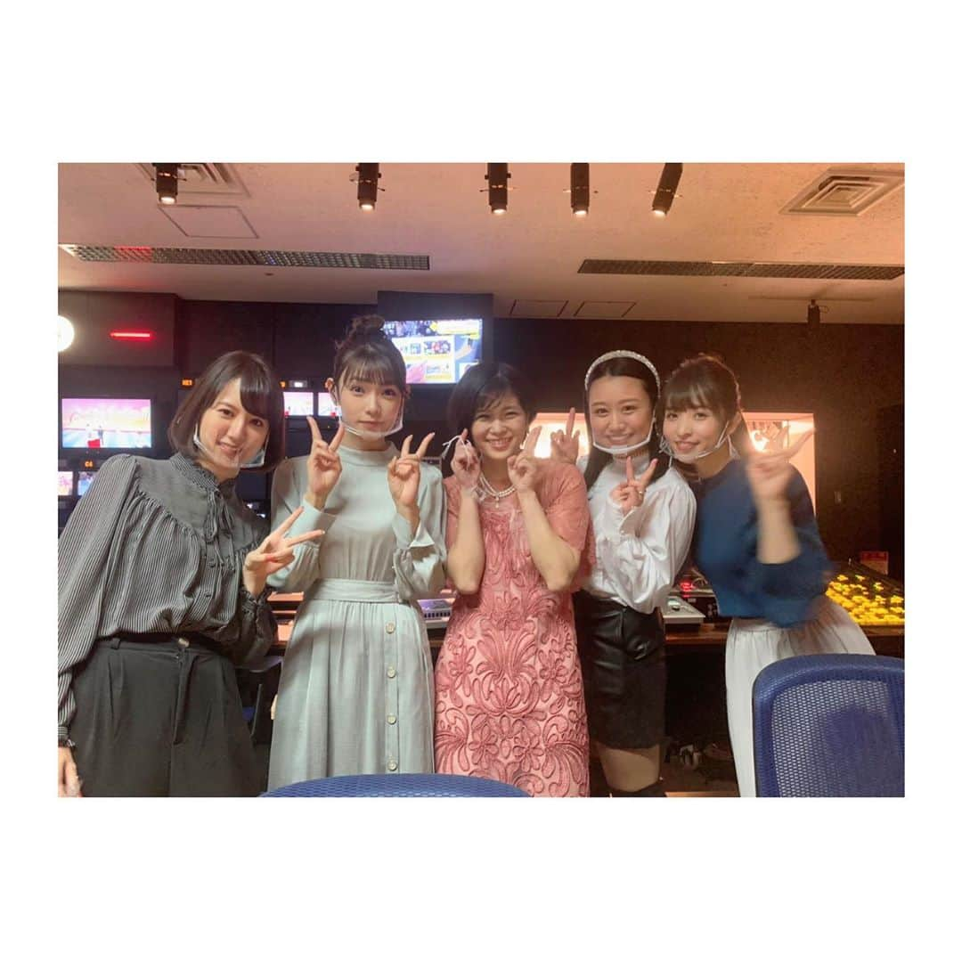 外岡えりかさんのインスタグラム写真 - (外岡えりかInstagram)「. 1期生❤️ 同期は本当に落ち着きます✨  #アイドリング #idoling #バカリズム特番  ※写真撮影時のみマスクを外し、会話は控えています。  ———————————————  外岡えりか2021年カレンダー 発売記念イベント  11月1日（日）13：00～ ブックファースト新宿店  #2021カレンダー #カレンダーイベント  ———————————————」10月31日 17時04分 - erica_tonooka