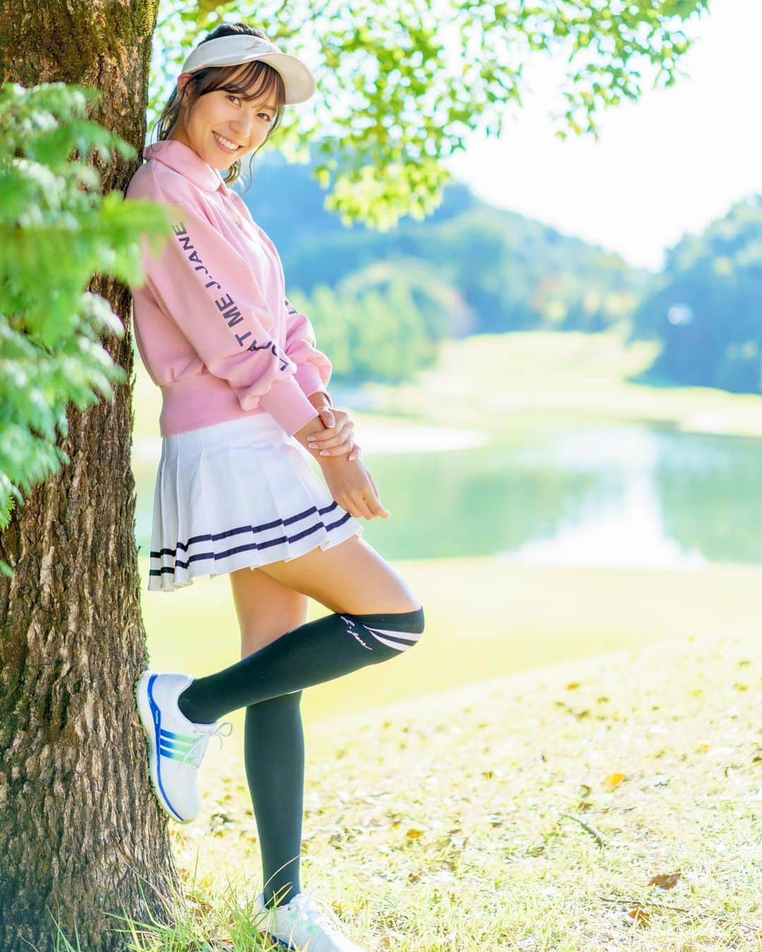 高沢奈苗さんのインスタグラム写真 - (高沢奈苗Instagram)「. 先日のコンペの写真が届きました✨ . この日はとてもとても気持ちの良い秋晴れで🌞💕 . ゴルフしやすかったぁ♡ . . @j.jane_japan の今年の春に発売されたトレーナーは引き続き素材的に秋もちょうど良い😌 . テニススカートは通年使える万能スカートですっ🤍 . 写真も綺麗〜✨ . . . @yoppa408 📸 @h.fujiwara827 🏆 #golf #j_jane #fujiwaracup #golffashion #adidasgolf #ゴルフ #ゴルフファッション #ゴルフ女子 #秋ゴルフ #アディダスゴルフ #ツアー360」10月31日 17時07分 - nanaetakasawa