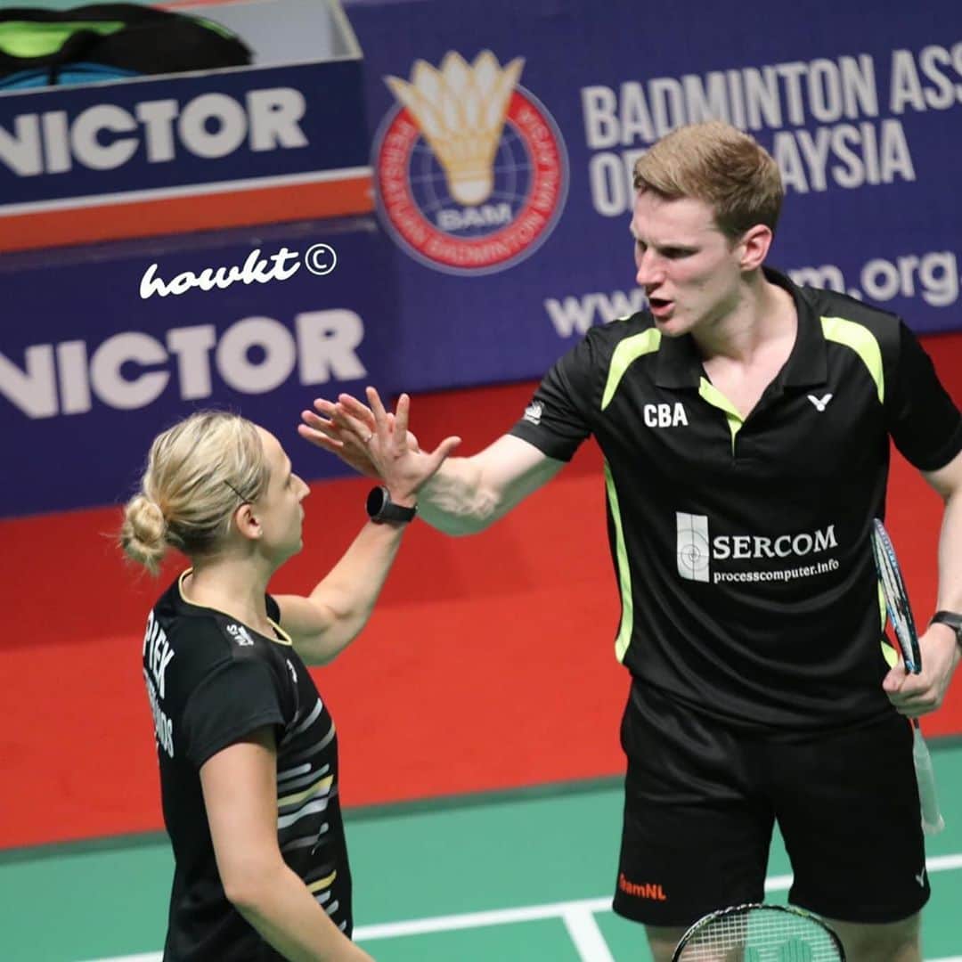セレーナ・ピークのインスタグラム：「Semifinals here we come :-). We will fight for a spot in the final at 14.30 today. You can follow the match via badminton europe.tv. Let’s go @robin.tabeling 🏸🙌🏻. #badminton #athlete #tournamentlife #saarloluxopen2020 #mamscoffee #cumus #teamnl #yonexbadminton」