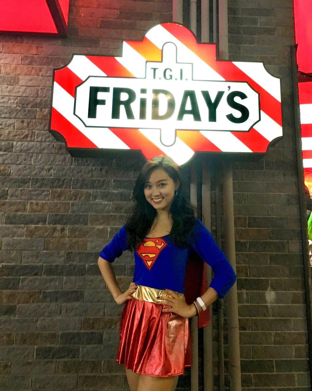 高橋まりさんのインスタグラム写真 - (高橋まりInstagram)「ハッピーハロウィン🎃 大学1年生、18歳の時にスーパーガールをやったよ笑 若いし丸いなぁ〜笑  人生で最初で最後のハロウィンコスプレだった🎃  みなさん良いハロウィンを！  #happyhalloween #supergirl #スーパーガール　#コスプレ」10月31日 17時18分 - maributa1112