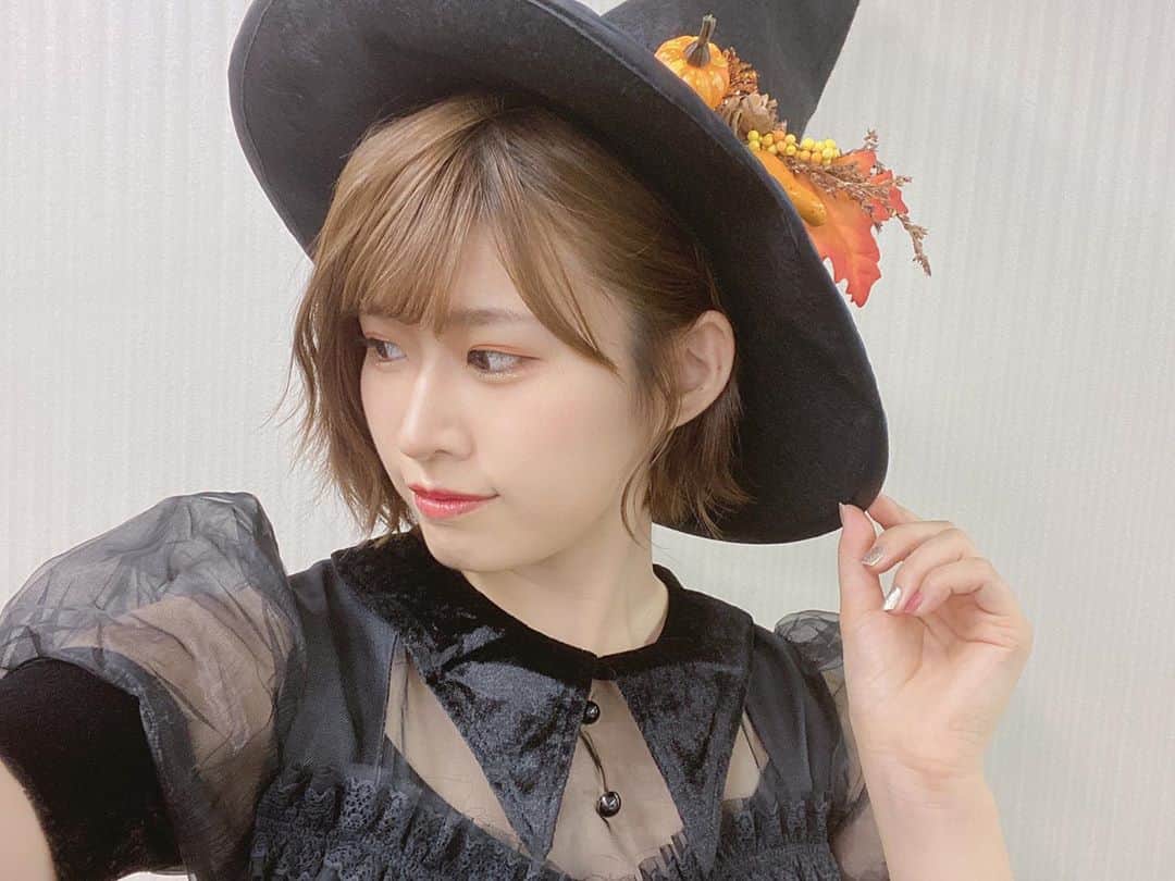 のインスタグラム：「インスタにも魔女🧙‍♀️ . どんなお願い事も叶えられたらいいのに… #Halloween #ハロウィン」