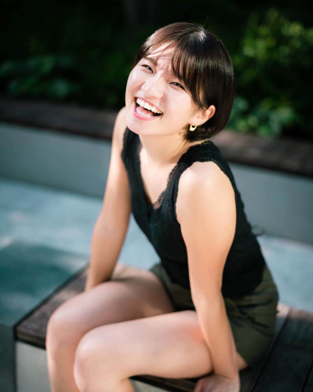 ほなみのインスタグラム：「. 10月31日 今日で26歳になりました☺︎ みんなが楽しそうな日でなんだか嬉しい🎃 . 毎年、この日に 〝今が一番幸せ〟と思うことが出来て 本当に幸せで恵まれているなと思います。 . 一人では感じることができないこと☺︎ 周りの方がいての私です！ 本当にいつもありがとうございます😊 . インスタを見てくださってる方、 出会った方、みなさんが 毎日笑顔で生き生きと 心地よく過ごして欲しいと 本当に心から思ってます🍀 . 少しでも皆さんの人生の良いお手伝いができるように 私自身 成長していきます🌈 . これからもよろしくお願いします♡ . さ〜楽しもう！！😆　　 . 20歳の時に想像した26歳って 子どもが二人いて家建てとうと 思いよったけど、😉笑 人生って楽しいね〜生きるって楽しい❣️笑 .」