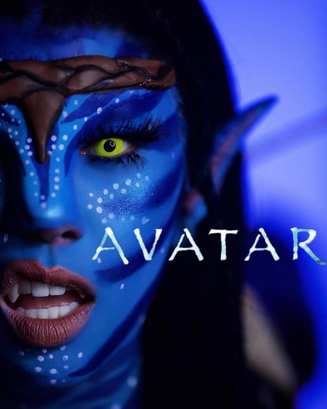 リアン Vさんのインスタグラム写真 - (リアン VInstagram)「WELCOME TO PANDORA 🌌 Transformed into AVATAR & AVATAR 2 ✨THE WAY OF WATER 🌊 So excited for part 2 to come out 2021! 💫  Hair|MUA|Body Paint: @nicholerayartistry  Photos|Video : @shotbysham + @alanszargoza + @stunnagram_」10月31日 17時53分 - lianev