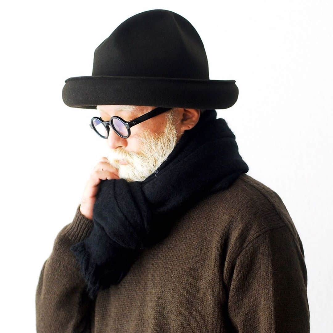 のインスタグラム：「_［unisex］ MOHAIR STOLE - MADE IN FRANCE - ¥7,700- _ 〈online store / @digital_mountain〉 https://www.digital-mountain.net/shopdetail/000000012564/ _ 【オンラインストア#DigitalMountain へのご注文】 *24時間受付 *15時までご注文で即日発送 *1万円以上ご購入で送料無料 tel：084-973-8204 _ We can send your order overseas. Accepted payment method is by PayPal or credit card only. (AMEX is not accepted)  Ordering procedure details can be found here. >>http://www.digital-mountain.net/html/page56.html  _ 本店：#WonderMountain  blog>> http://wm.digital-mountain.info _ 〒720-0044  広島県福山市笠岡町4-18  JR 「#福山駅」より徒歩10分 #ワンダーマウンテン #japan #hiroshima #福山 #福山市 #尾道 #倉敷 #鞆の浦 近く _ 系列店：@hacbywondermountain _」