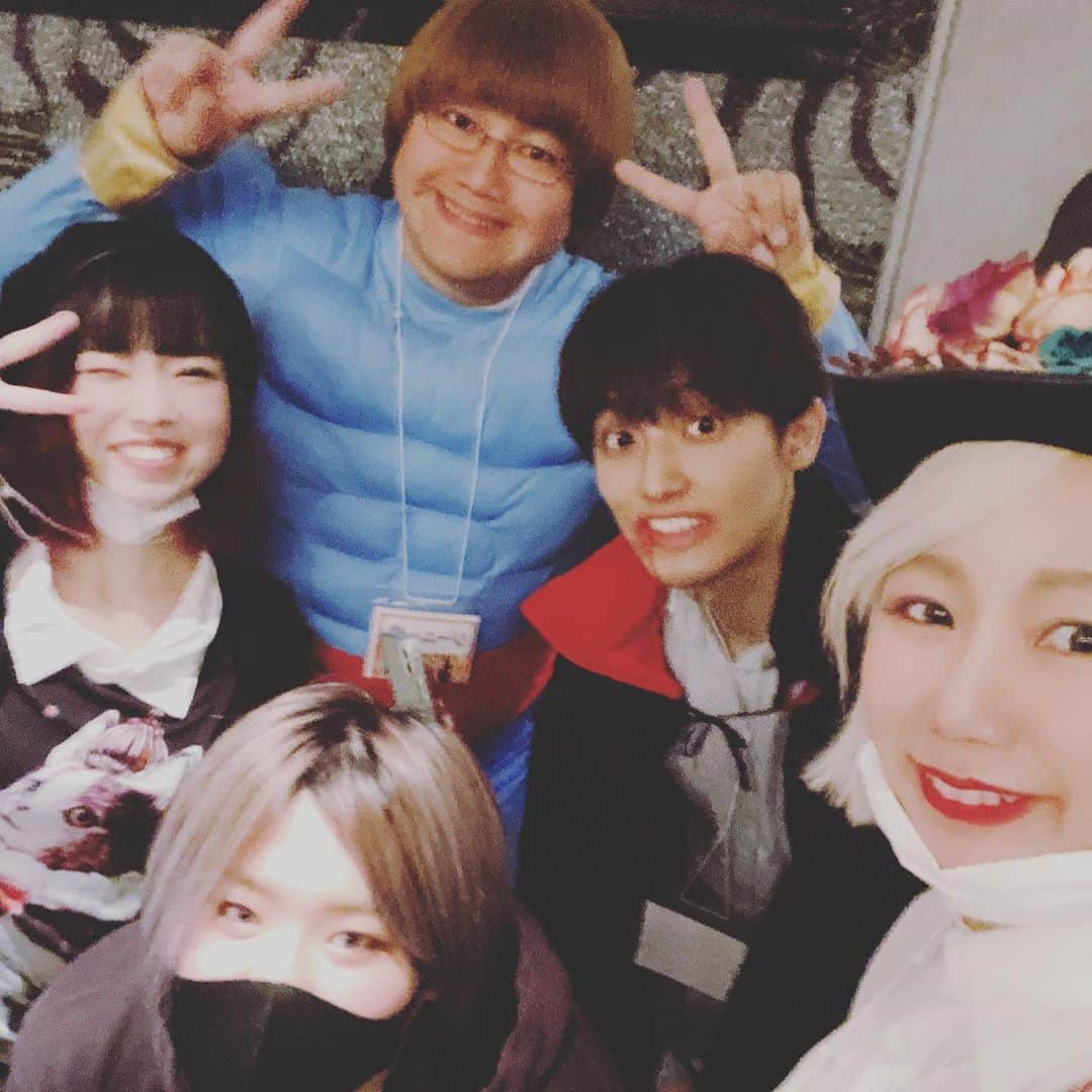 RYONRYON.さんのインスタグラム写真 - (RYONRYON.Instagram)「#R2ライバー #ハロウィン #RyonRyon #ジーニー堤 #R2ファミリー #Colersグループ」10月31日 17時47分 - ryon2r2