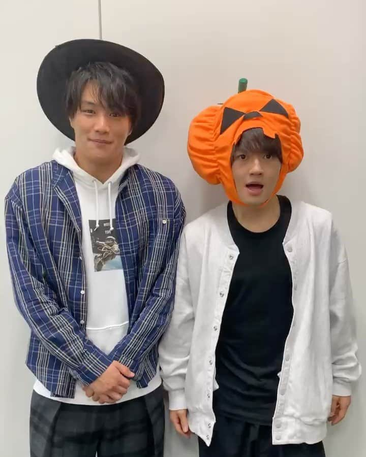 俺たちはあぶなくない（俺あぶ）ドラマ公式のインスタグラム：「🧙‍♀️Happy Halloween🎃 皆様今年はどんなハロウィンをお過ごしでしょうか⁉️あぶなくない愉快な夜をお過ごし下さい‼️ 次回は最終回、観ないと高野と世中が…高野と世中が……！？ #ドラマ特区 #俺あぶ #鈴木伸之 #佐野勇斗 7話見逃し配信中⚠️ https://tver.jp/corner/f0060083」